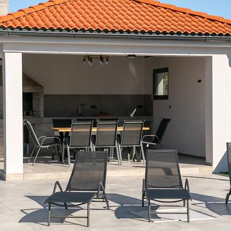 Vikendica Speranza By Interhome *