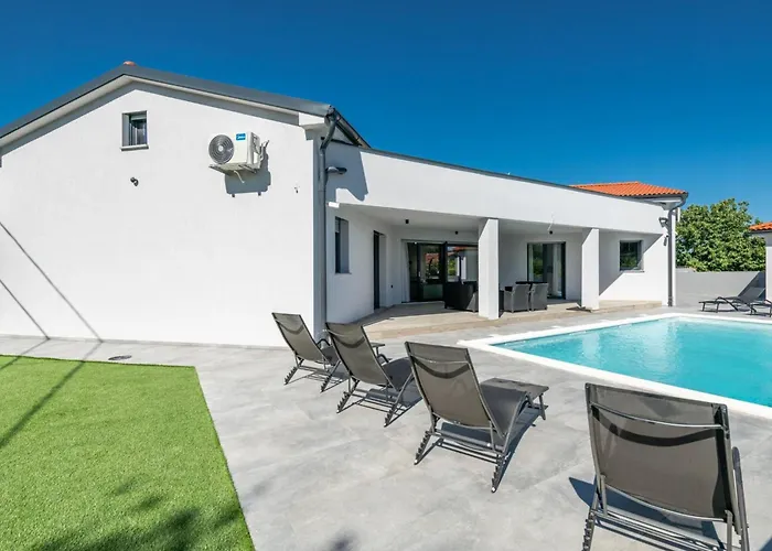 Feriehus Speranza By Interhome Pula