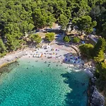 Speranza By Interhome * Pula