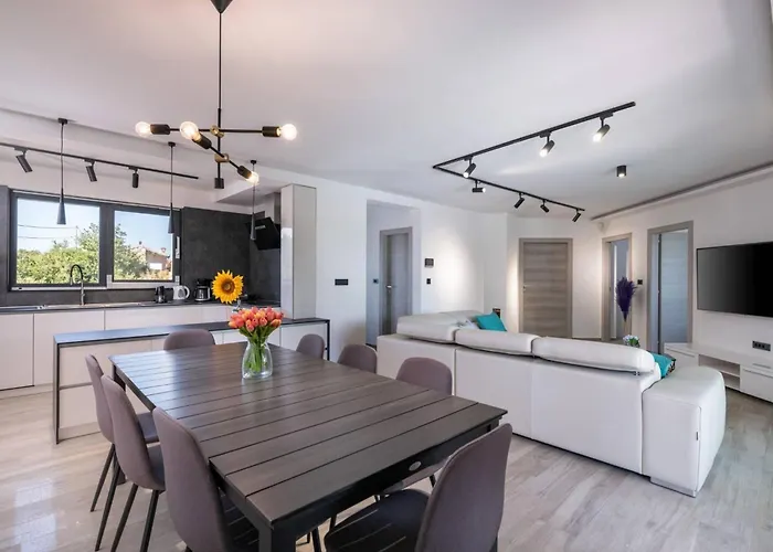 Speranza By Interhome * פולה
