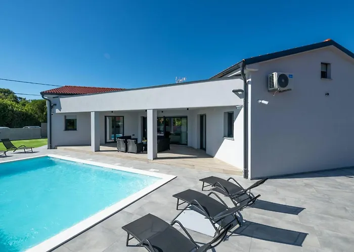 Speranza By Interhome * פולה